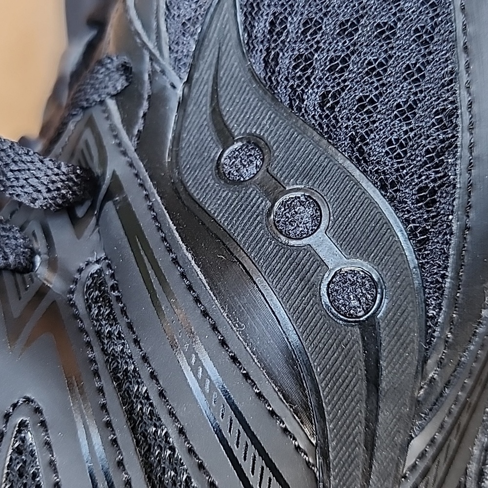 New Saucony Men's Black Athletic Shoes - Picture 10 of 11